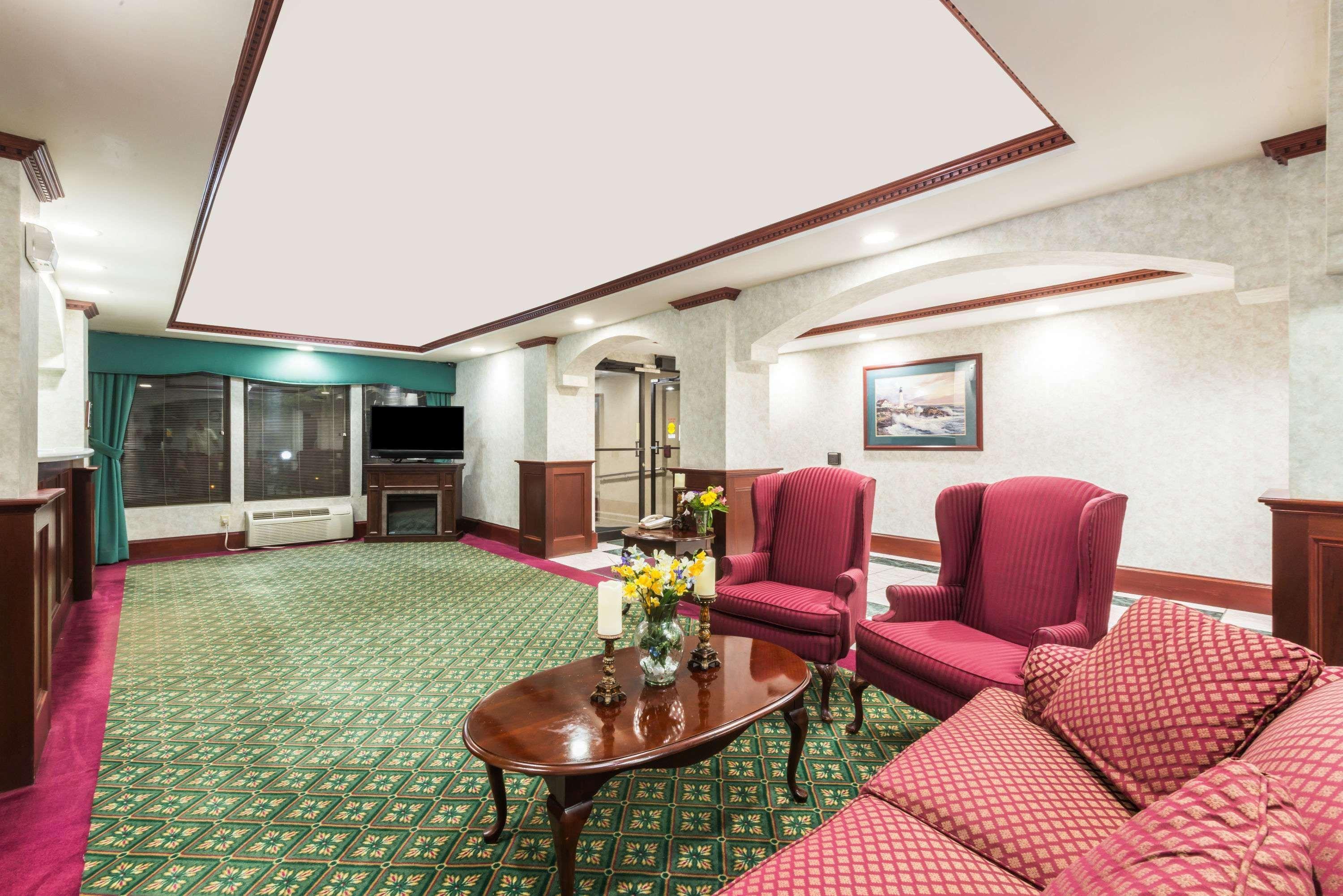Super 8 By Wyndham West Greenwich/Providence Экстерьер фото